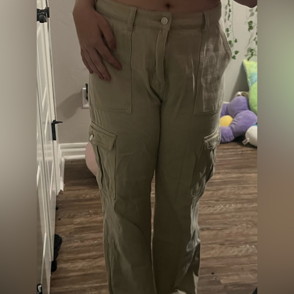 Light khaki cargo pants